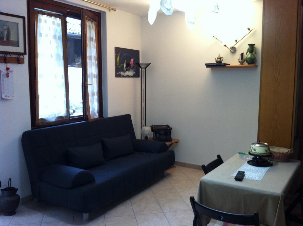 B&B Il Portico Del Conte Bosisio Parini Habitación foto